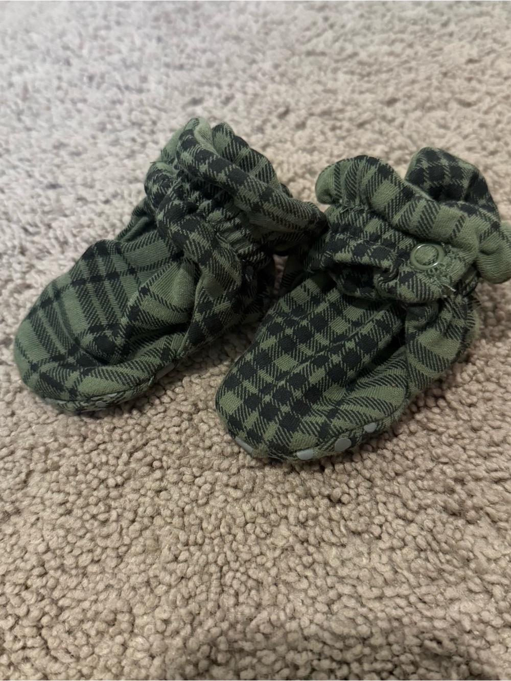 Zutano cotton booties green and black plaid EUC baby 6m sock bootie cotton